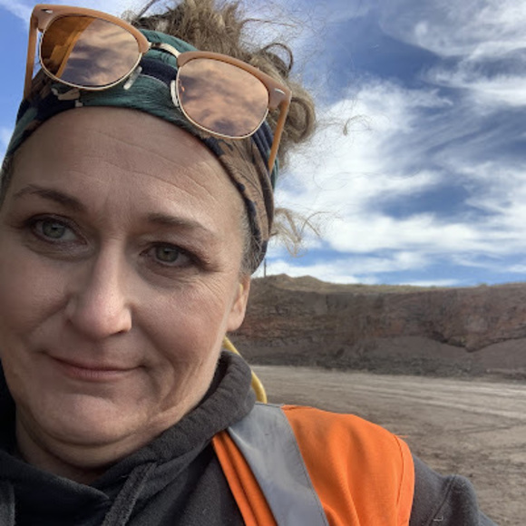 Meet your Posher, Anita - Picture 1 of 1